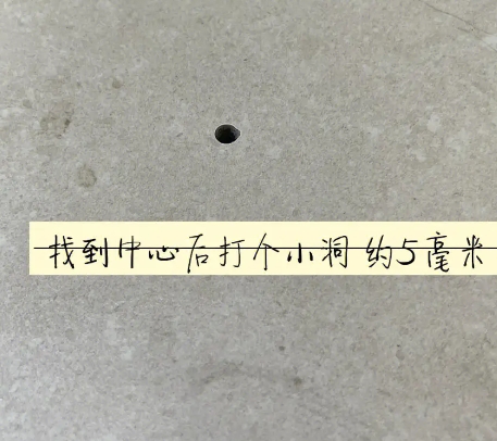 新余瓷砖空鼓维修公司专业解答在瓷砖铺贴过程中，如果砂料搅拌不均匀，将会带来以下问题